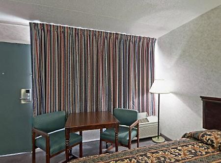 America'S Best Value Inn & Suites - Memphis/Graceland Oda fotoğraf